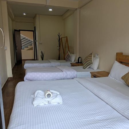 Santoshi Guest House, Pokhara Bagian luar foto