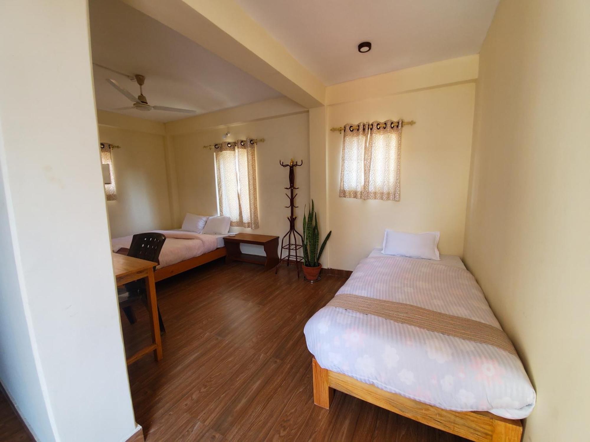 Santoshi Guest House, Pokhara Bagian luar foto