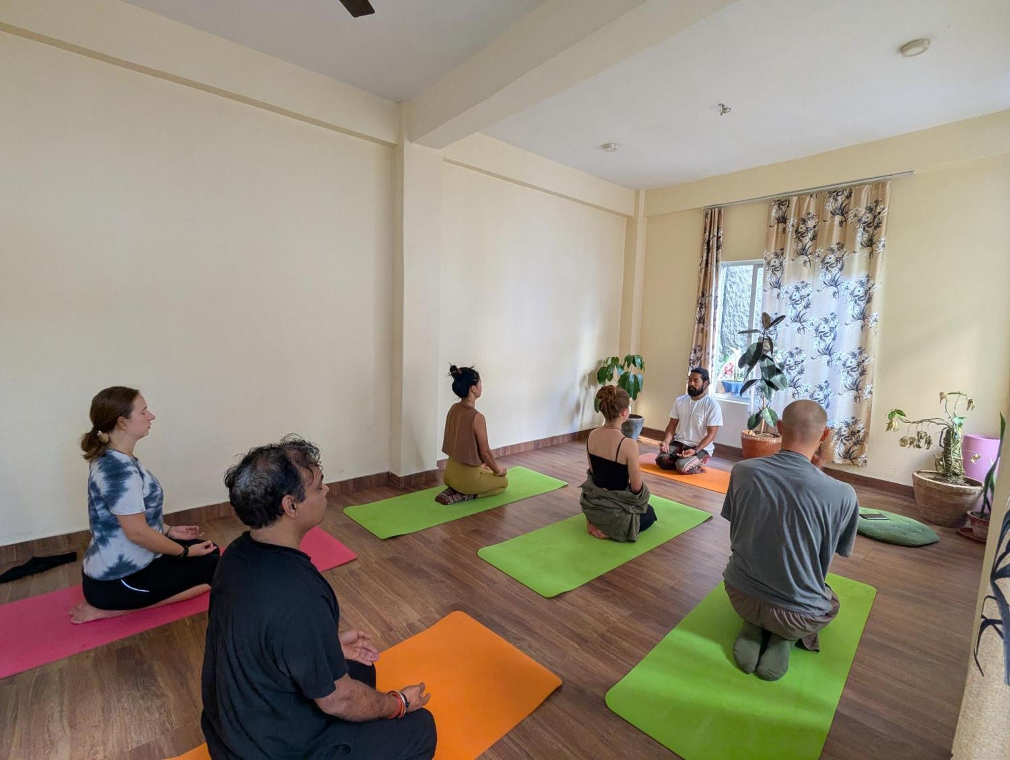Santoshi Guest House, Pokhara Bagian luar foto